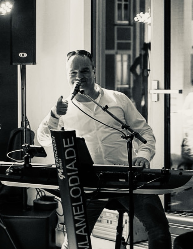 Michele Tancredi Piano Solo